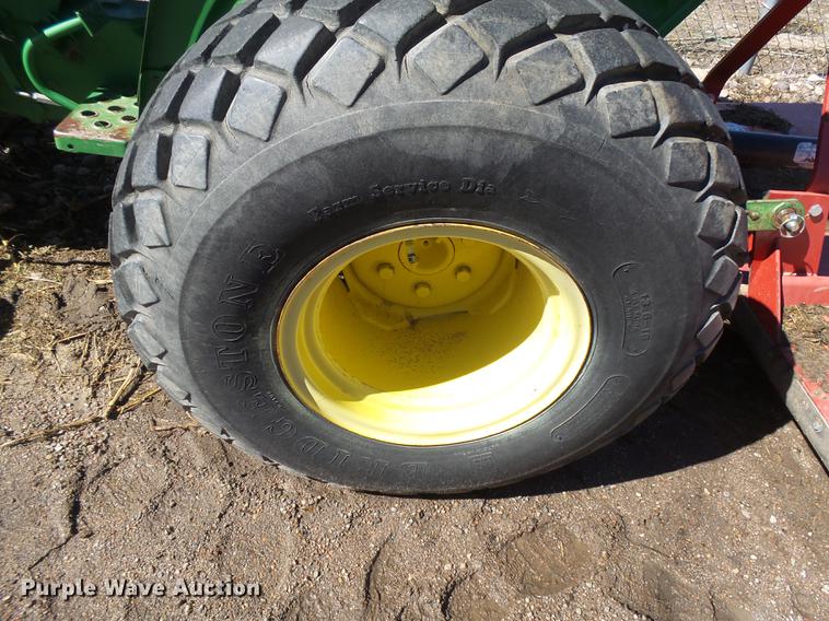 image for item DC3797 1979 John Deere 850 tractor