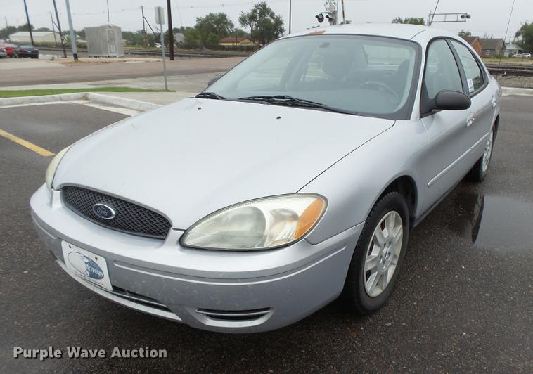 image for item DC3807 2006 Ford Taurus SE