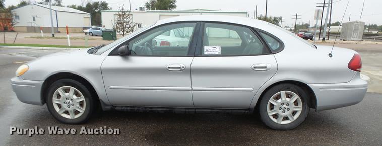 image for item DC3807 2006 Ford Taurus SE