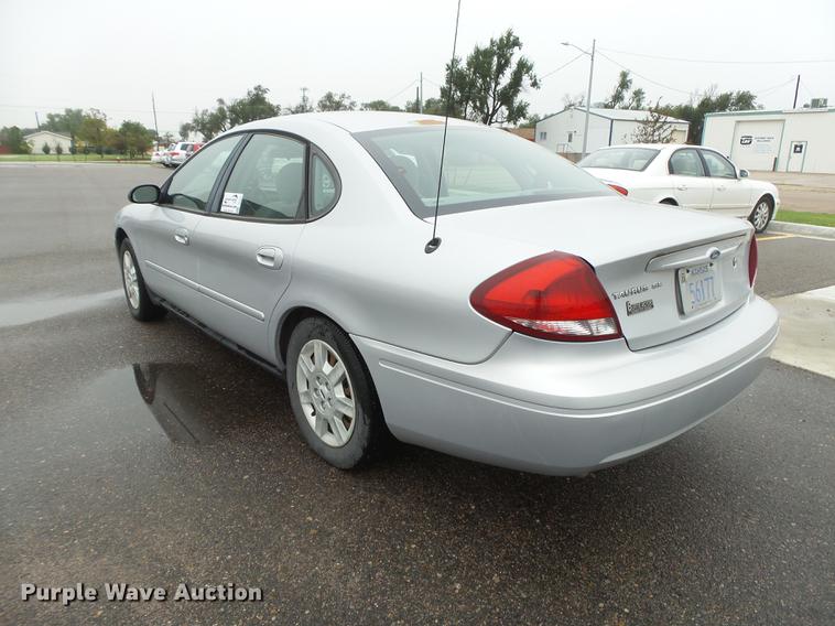 image for item DC3807 2006 Ford Taurus SE