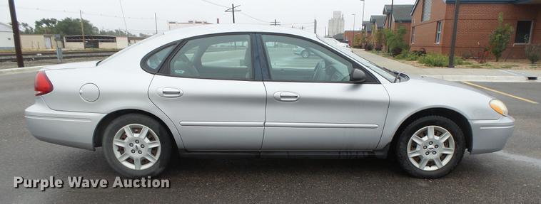 image for item DC3807 2006 Ford Taurus SE