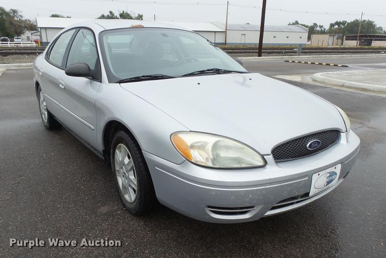 image for item DC3807 2006 Ford Taurus SE