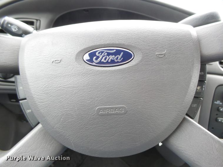 image for item DC3807 2006 Ford Taurus SE