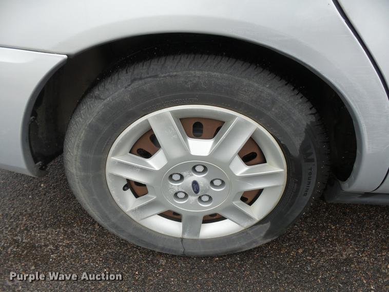 image for item DC3807 2006 Ford Taurus SE