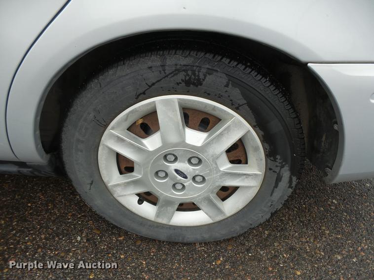 image for item DC3807 2006 Ford Taurus SE