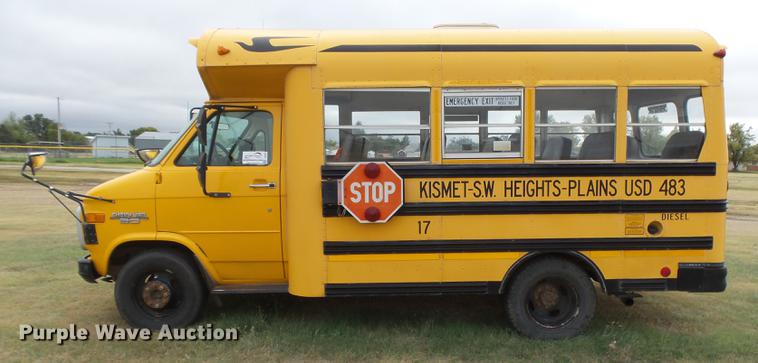 image for item DC3824 1996 Chevrolet G30 school bus
