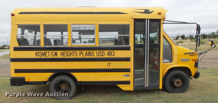 image for item DC3824 1996 Chevrolet G30 school bus