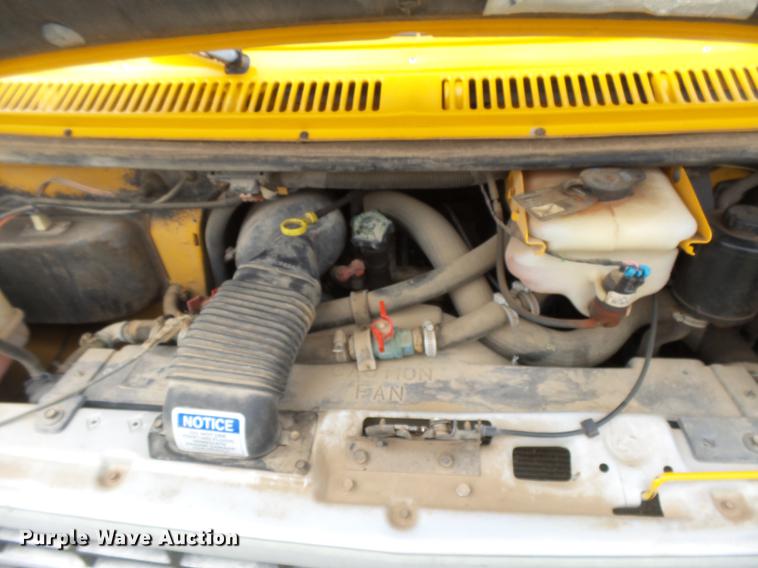 image for item DC3824 1996 Chevrolet G30 school bus