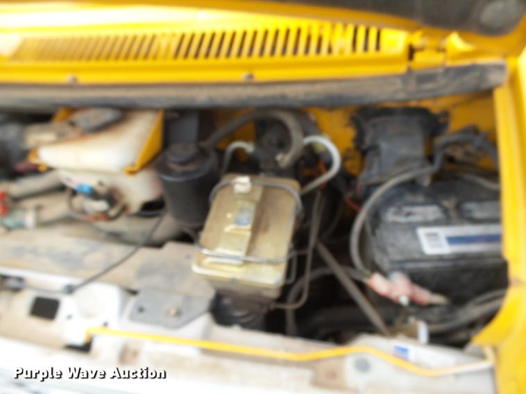 image for item DC3824 1996 Chevrolet G30 school bus