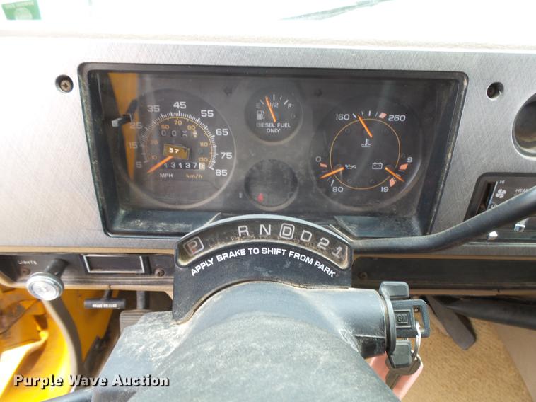 image for item DC3824 1996 Chevrolet G30 school bus