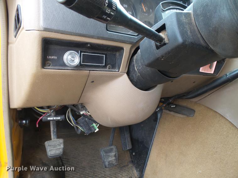 image for item DC3824 1996 Chevrolet G30 school bus