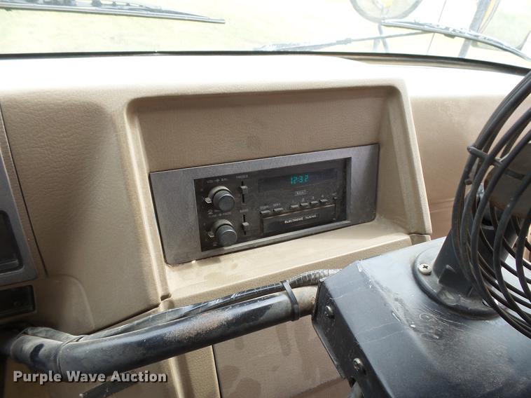 image for item DC3824 1996 Chevrolet G30 school bus