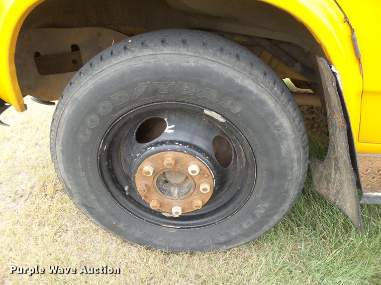 image for item DC3824 1996 Chevrolet G30 school bus