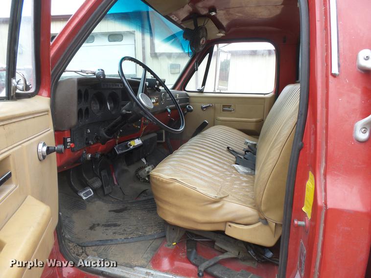 image for item DC3825 1985 GMC 7000 fire truck