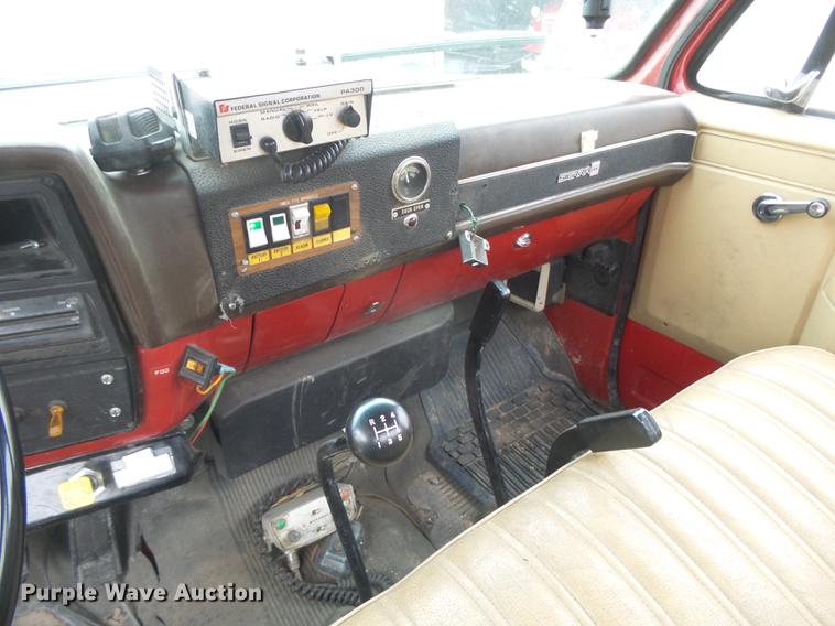 image for item DC3825 1985 GMC 7000 fire truck