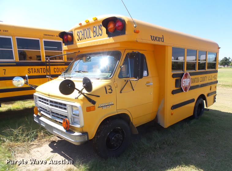 image for item DC3846 1990 Chevrolet G30 school bus