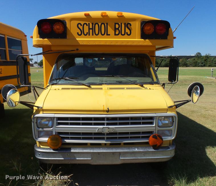 image for item DC3846 1990 Chevrolet G30 school bus