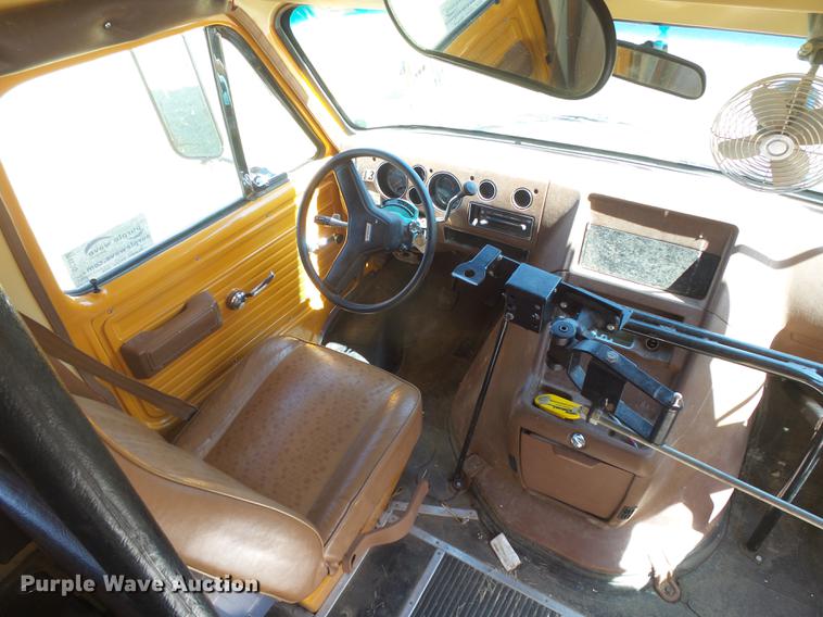 image for item DC3846 1990 Chevrolet G30 school bus