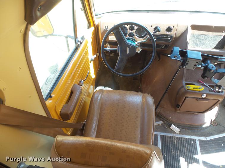 image for item DC3846 1990 Chevrolet G30 school bus