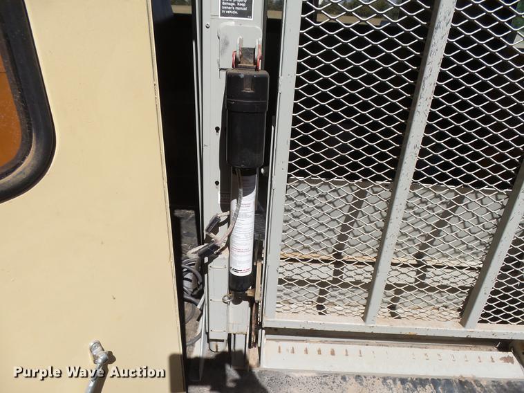 image for item DC3846 1990 Chevrolet G30 school bus