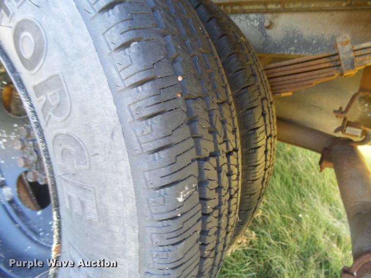 image for item DC3846 1990 Chevrolet G30 school bus