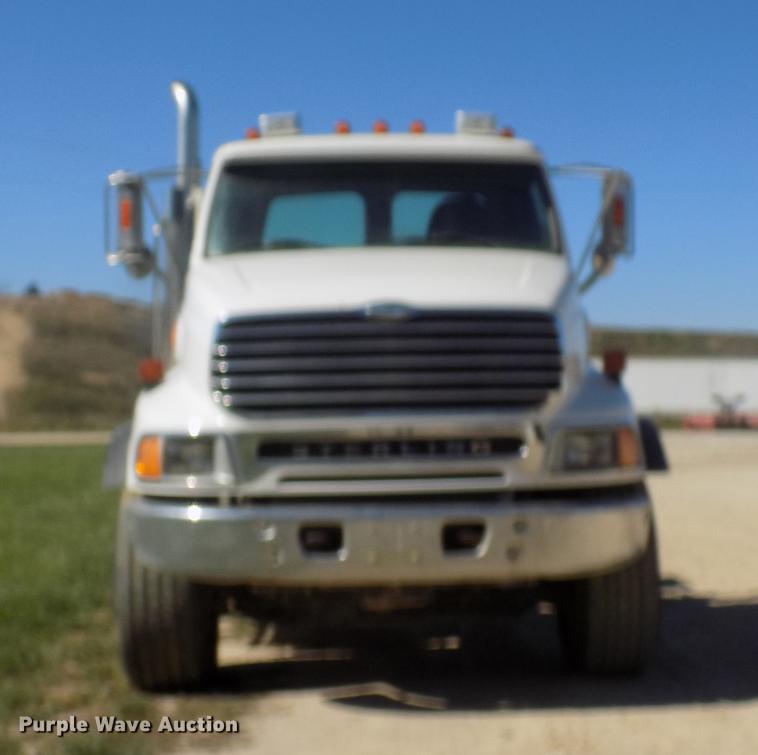 image for item DC4792 2004 Sterling LT9513 roll off truck