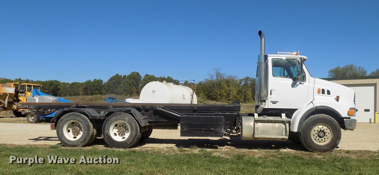 image for item DC4792 2004 Sterling LT9513 roll off truck