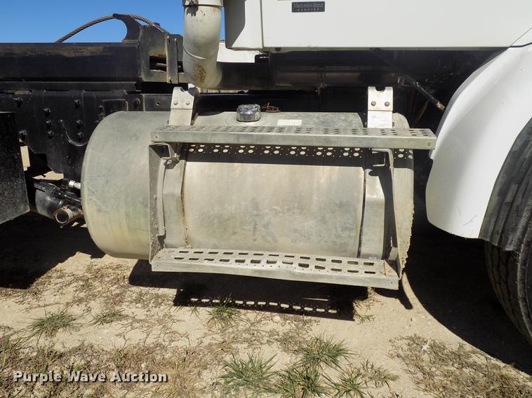 image for item DC4792 2004 Sterling LT9513 roll off truck