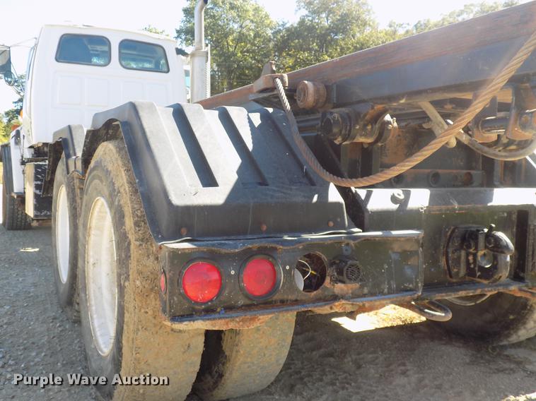 image for item DC4792 2004 Sterling LT9513 roll off truck