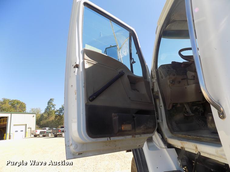 image for item DC4792 2004 Sterling LT9513 roll off truck