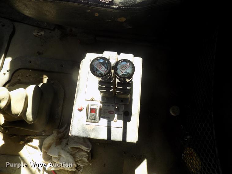 image for item DC4792 2004 Sterling LT9513 roll off truck