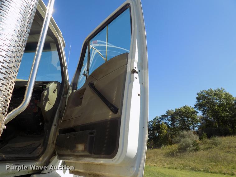 image for item DC4792 2004 Sterling LT9513 roll off truck