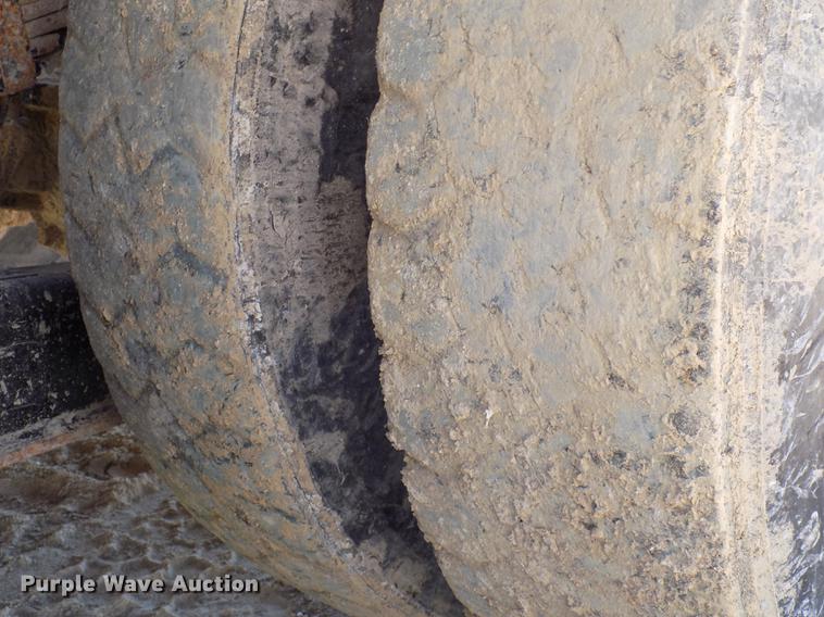 image for item DC4792 2004 Sterling LT9513 roll off truck