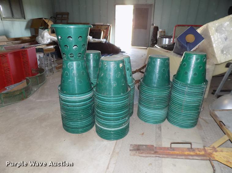 image for item DC4887 Flower pots and fish tank