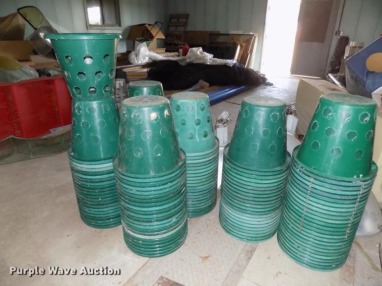 image for item DC4887 Flower pots and fish tank