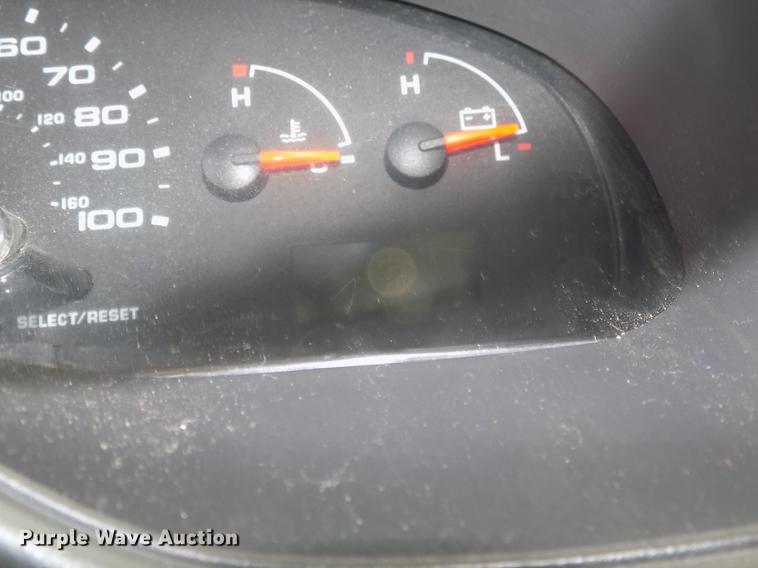 image for item DC4917 2006 Ford E450 Super Duty shuttle bus