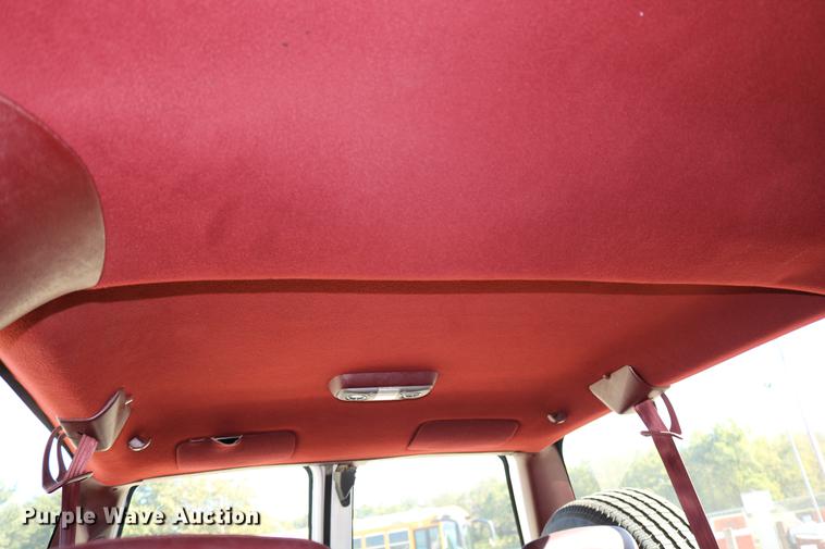 image for item DD0034 1999 Chevrolet Suburban 1500 SUV