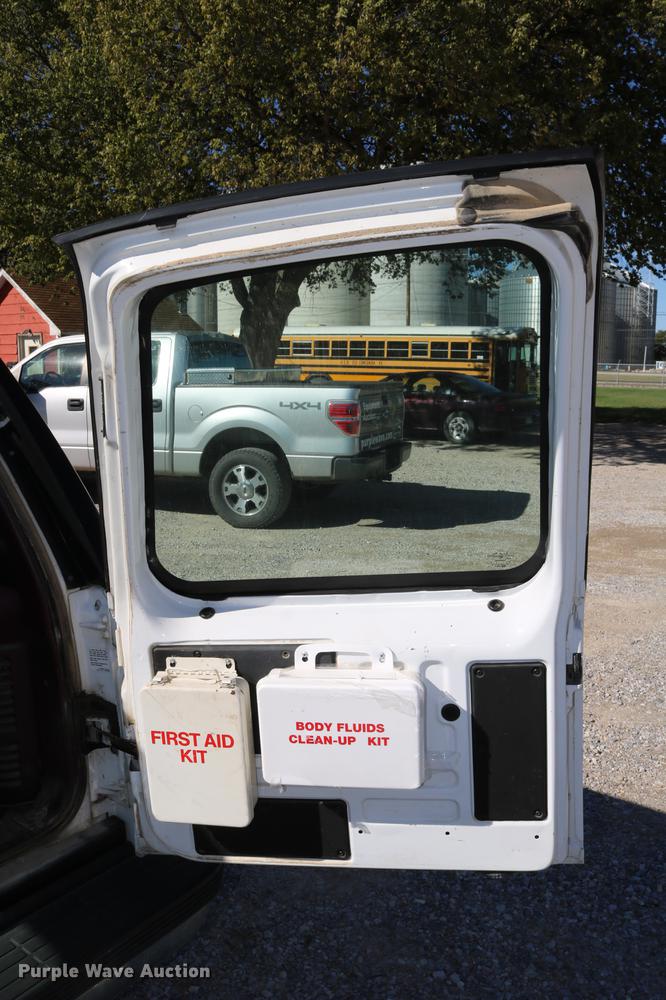 image for item DD0034 1999 Chevrolet Suburban 1500 SUV