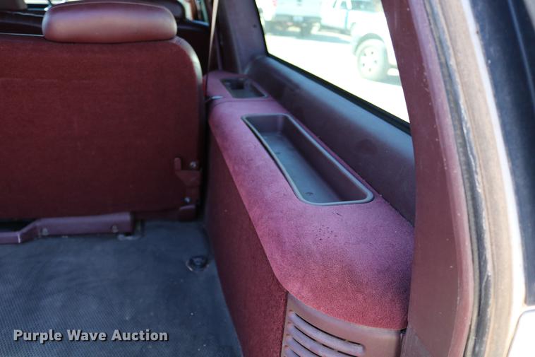 image for item DD0034 1999 Chevrolet Suburban 1500 SUV