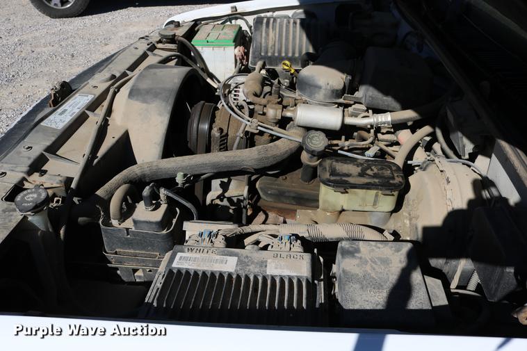 image for item DD0034 1999 Chevrolet Suburban 1500 SUV