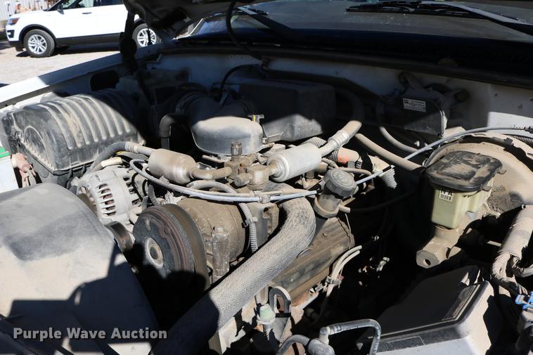 image for item DD0034 1999 Chevrolet Suburban 1500 SUV