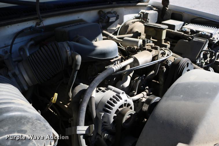 image for item DD0034 1999 Chevrolet Suburban 1500 SUV