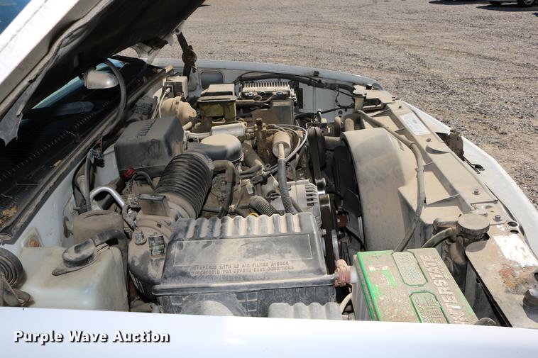 image for item DD0034 1999 Chevrolet Suburban 1500 SUV