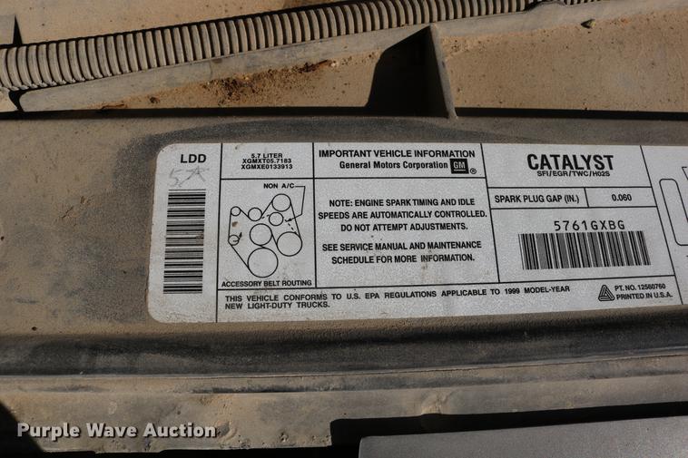 image for item DD0034 1999 Chevrolet Suburban 1500 SUV