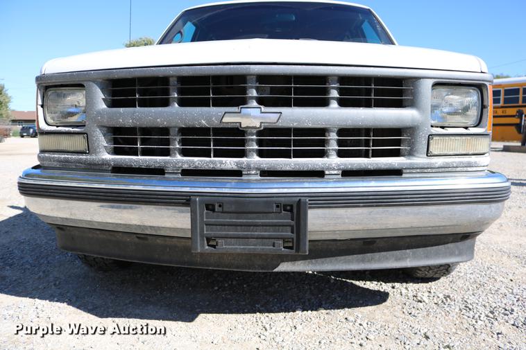 image for item DD0034 1999 Chevrolet Suburban 1500 SUV
