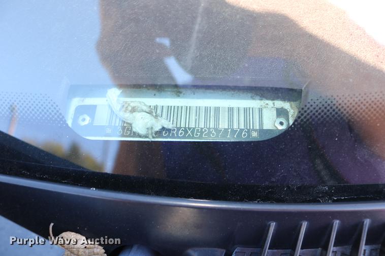 image for item DD0034 1999 Chevrolet Suburban 1500 SUV