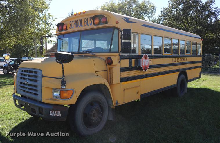 image for item DD0035 1998 Ford B800 bus