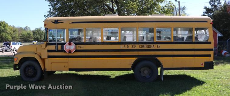 image for item DD0035 1998 Ford B800 bus