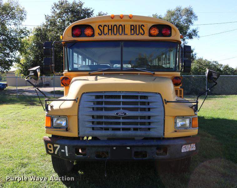 image for item DD0035 1998 Ford B800 bus