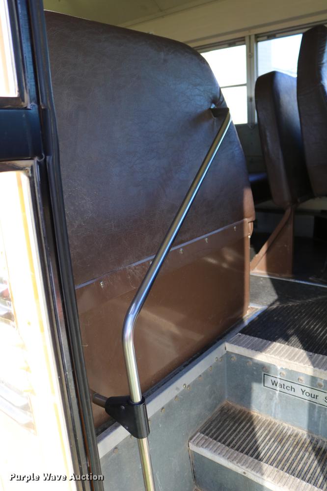 image for item DD0035 1998 Ford B800 bus